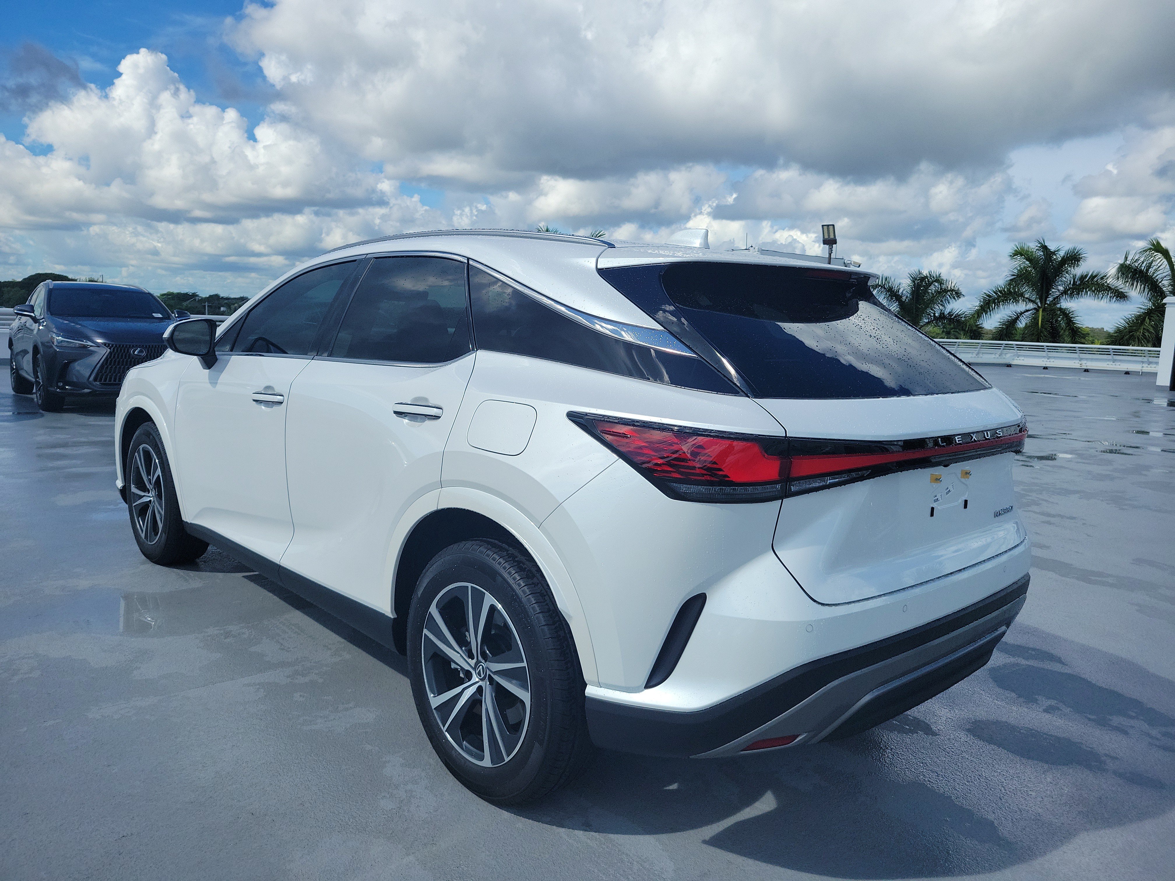 Used 2025 Lexus RX 350 F Sport FWD image 4