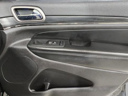 Used 2019 Jeep Grand Cherokee Limited X image 25