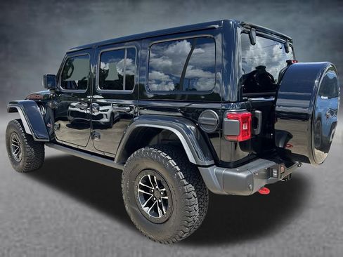 Used 2025 Jeep Wrangler Unlimited Rubicon AWD/4WD image 5