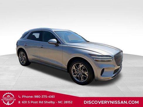 Used 2025 Genesis GV70 2.5T AWD/4WD image 4