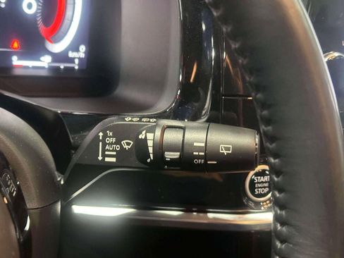 Used 2022 Nissan Pathfinder Platinum w/ Cargo Package image 27