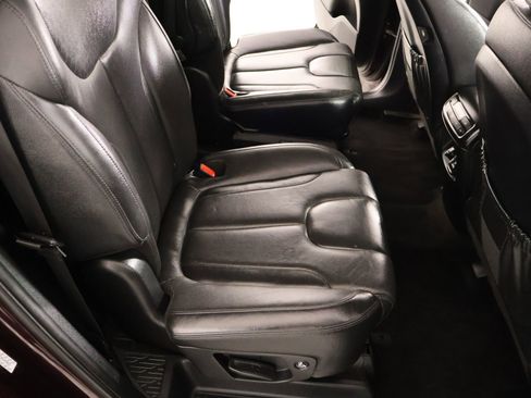 Used 2022 Hyundai Palisade SEL w/ Premium Package image 16