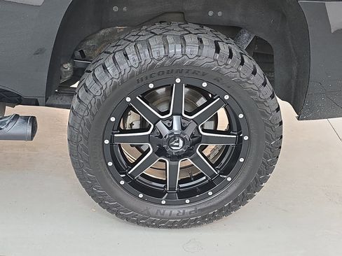 Used 2018 Chevrolet Tahoe LT w/ Luxury Package image 35