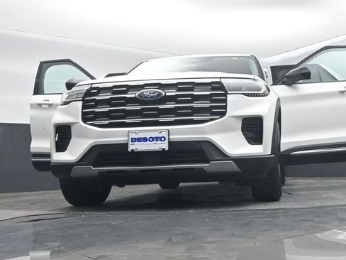 Certified 2025 Ford Explorer Active AWD/4WD image 72