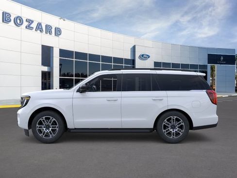 New 2026 Ford Expedition Active RWD image 3