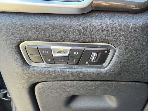 Used 2022 BMW X6 xDrive40i w/ Executive Package image 21