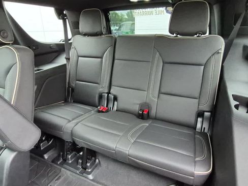 Used 2023 Chevrolet Tahoe Premier w/ Premium Package 2 AWD/4WD image 7