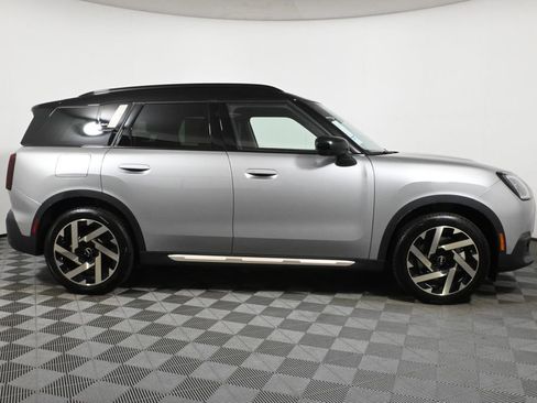 Used 2025 MINI Cooper Countryman SE w/ Comfort Package Max image 8