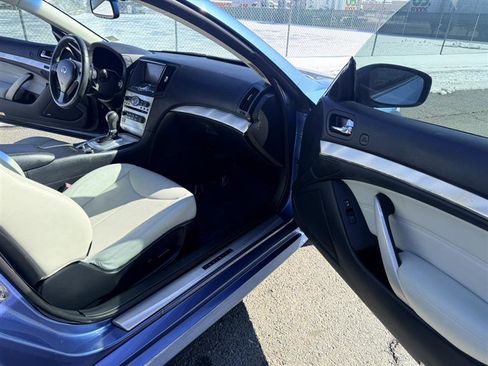 Used 2013 INFINITI G37 w/ Premium Pkg image 10