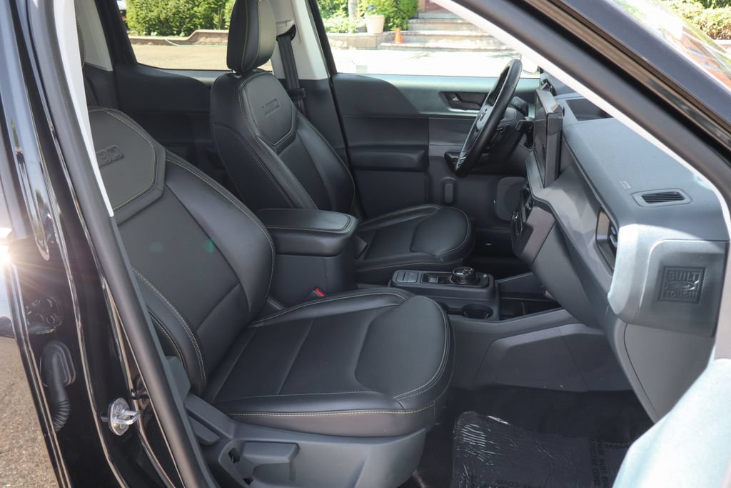 Used 2025 Ford Maverick Lobo AWD/4WD image 43