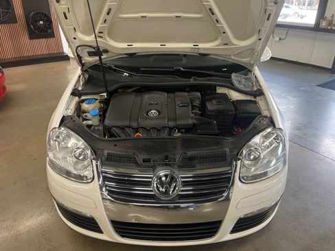 Used 2010 Volkswagen Jetta Limited Edition FWD image 60