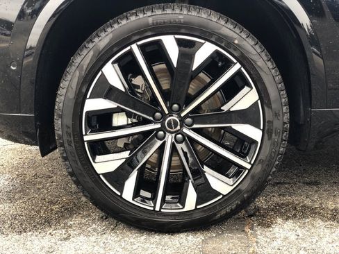 New 2026 Volvo XC90 B6 Plus w/ Protection Package Premier image 9