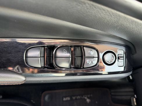 Used 2024 Nissan Altima 2.5 SR image 23