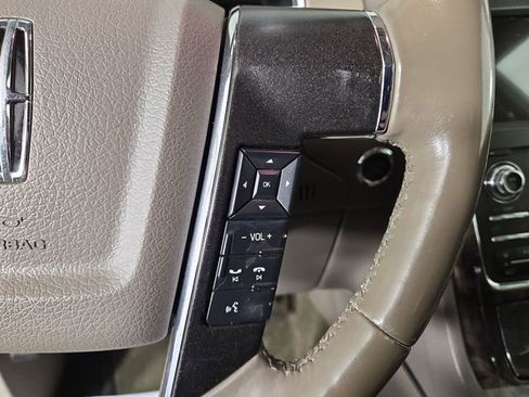 Used 2017 Lincoln Navigator Select AWD/4WD image 24