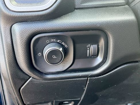 Used 2024 RAM 2500 Tradesman w/ Chrome Appearance Group AWD/4WD image 10