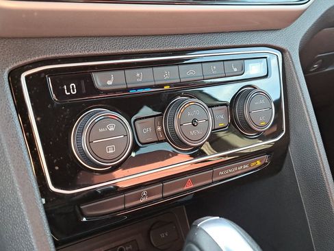 Used 2020 Volkswagen Atlas Cross Sport SEL Premium R-Line image 26