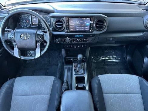 Used 2021 Toyota Tacoma TRD Sport w/ Technology Package image 15