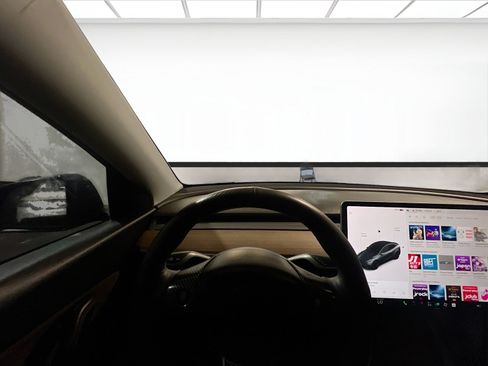 Used 2021 Tesla Model Y Performance AWD/4WD image 7