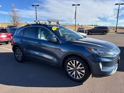 Used 2020 Ford Escape Titanium image 10