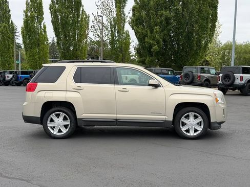 Used 2011 GMC Terrain SLE AWD/4WD image 2