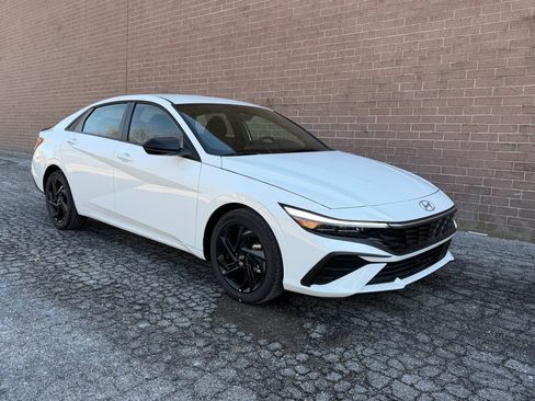 New 2026 Hyundai Elantra Sport FWD image 7