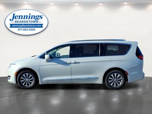 Used 2019 Chrysler Pacifica Touring-L Plus image 2