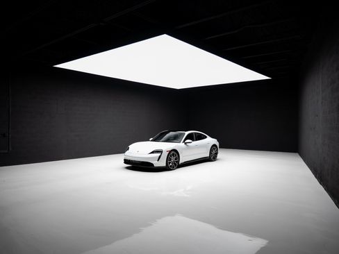 Used 2023 Porsche Taycan w/ Premium Package image 82