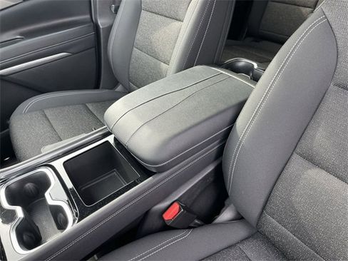 Used 2025 Chevrolet Traverse LT image 20