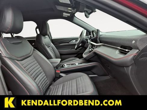 Used 2026 Ford Explorer ST-Line w/ ST-Line Street Pack AWD/4WD image 15