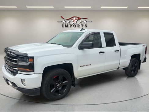 Used 2017 Chevrolet Silverado 1500 LT w/ Redline Edition AWD/4WD image 2