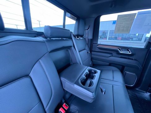Used 2025 GMC Sierra 3500 Denali w/ Denali Reserve Package AWD/4WD image 38