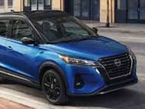 Used 2023 Nissan Kicks SR w/ SR Premium Package FWD image 1