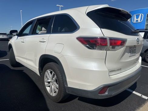 Used 2014 Toyota Highlander LE image 5