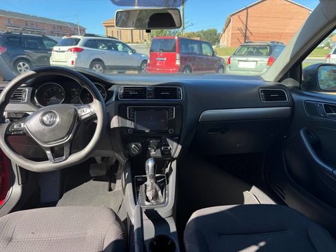 Used 2016 Volkswagen Jetta SE image 10