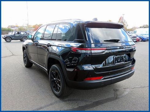 New 2025 Jeep Grand Cherokee image 5