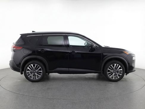 Used 2024 Nissan Kicks SV image 11
