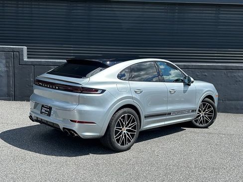 Certified 2026 Porsche Cayenne Coupe AWD/4WD image 10