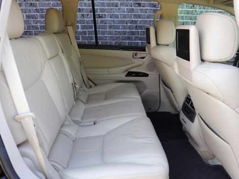 Used 2014 Lexus LX 570 4WD image 31