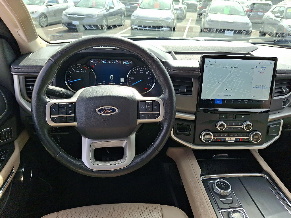 Used 2024 Ford Expedition XLT AWD/4WD image 2