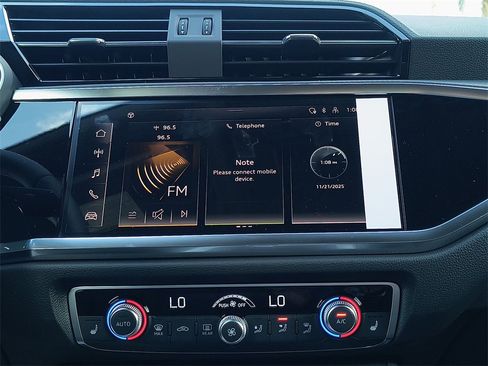 New 2025 Audi Q3 2.0T Premium image 9