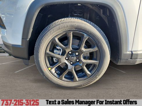 New 2026 Jeep Compass Latitude image 14