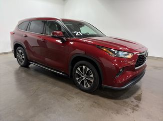 Used 2021 Toyota Highlander XLE AWD/4WD video 2