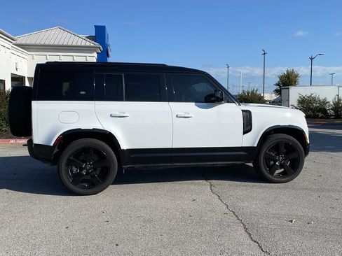 Used 2023 Land Rover Defender 110 X-Dynamic SE image 8