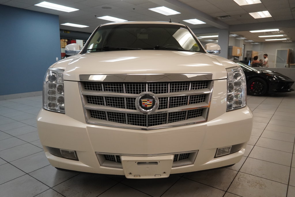 Certified 2014 Cadillac Escalade Platinum AWD/4WD image 16