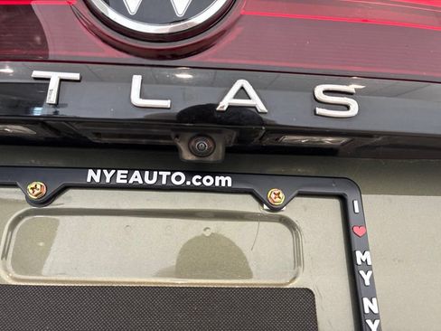 Used 2024 Volkswagen Atlas Peak Edition SE AWD/4WD image 47
