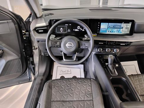Used 2025 Nissan Kicks SV w/ SV Premium Package FWD image 68
