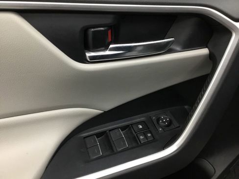 Used 2023 Toyota RAV4 XLE image 7