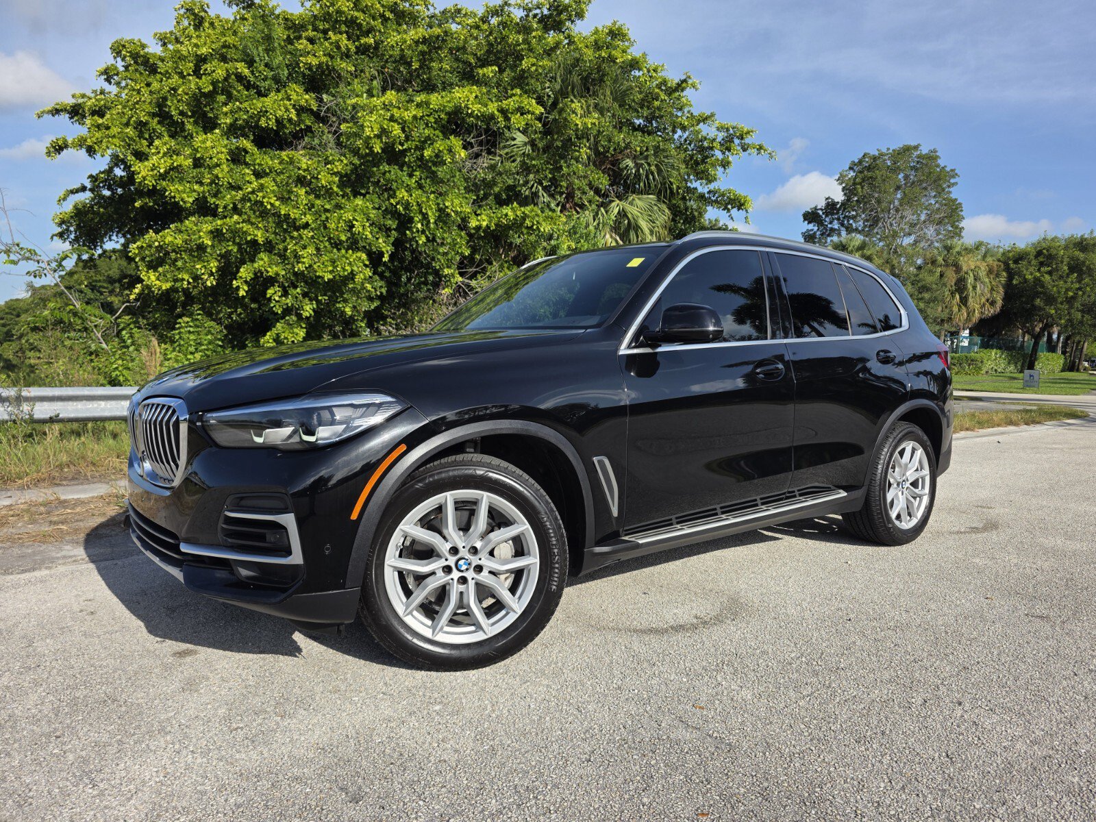 Used 2023 BMW X5 xDrive40i AWD/4WD image 1