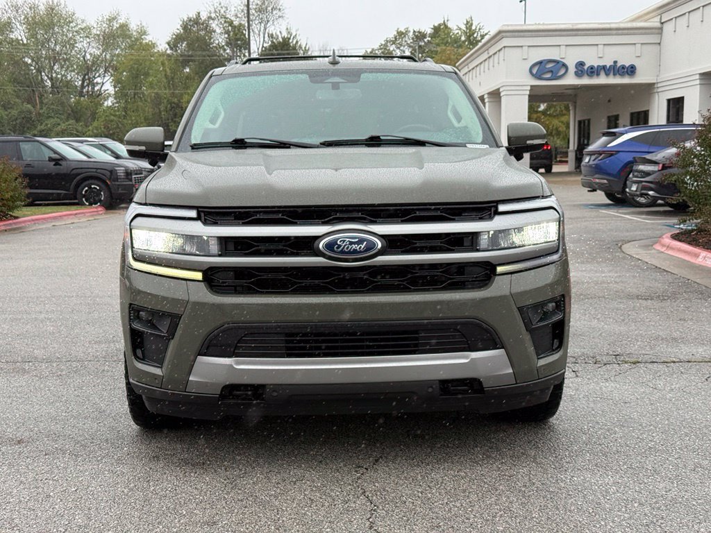Used 2024 Ford Expedition Max XLT AWD/4WD image 2