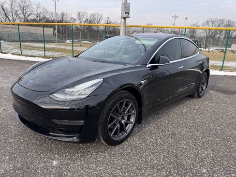 Used 2019 Tesla Model 3 Standard Range Plus image 3